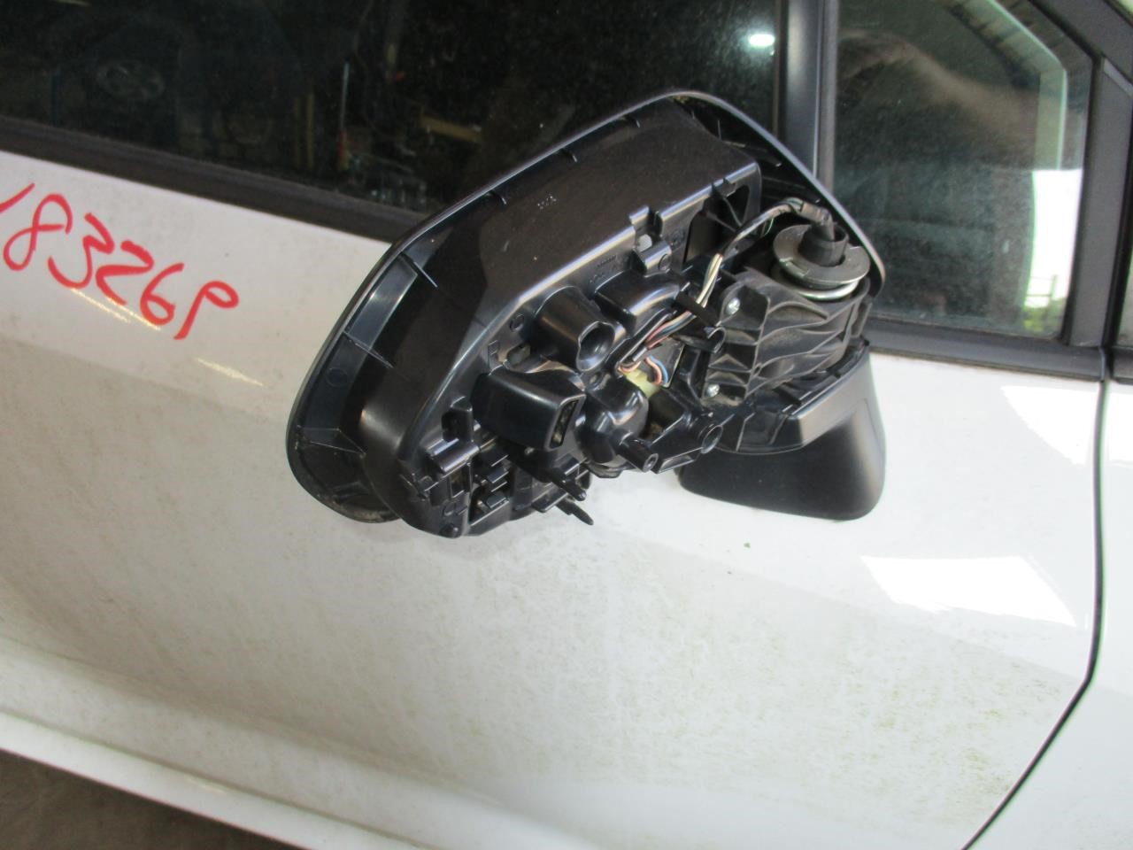 https://f005.backblazeb2.com/file/img-partshotlines-com/Inventory/EX26/Vehicle/84890_07.jpg
