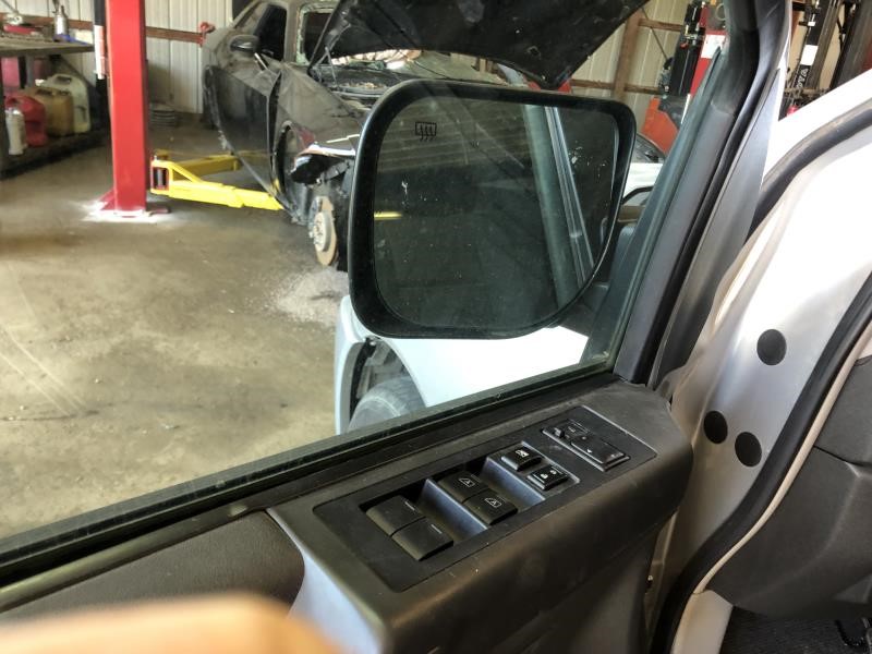 https://f005.backblazeb2.com/file/img-partshotlines-com/Inventory/EX304/Vehicle/22044_11.jpg