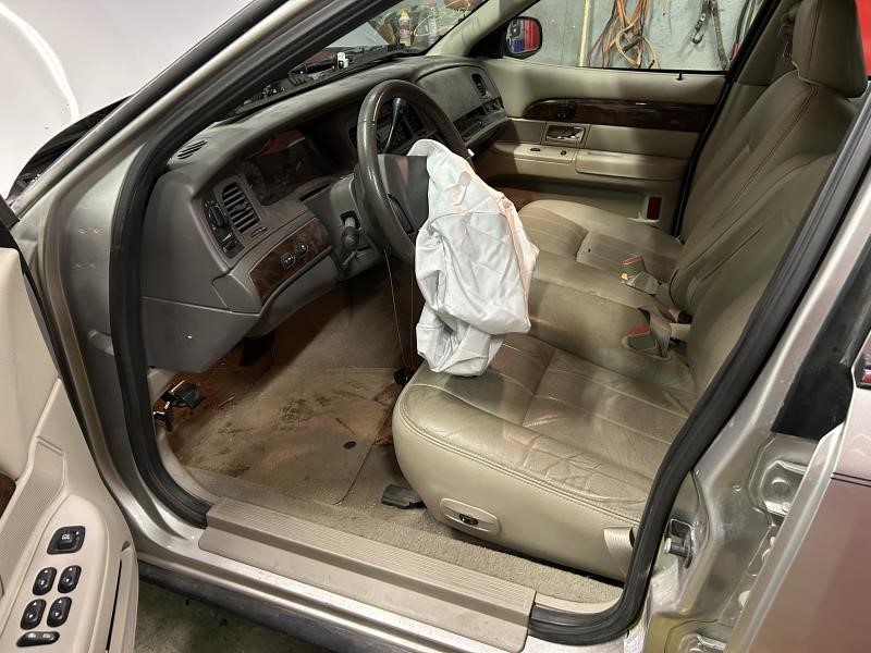 https://f005.backblazeb2.com/file/img-partshotlines-com/Inventory/EX304/Vehicle/22921_03.jpg