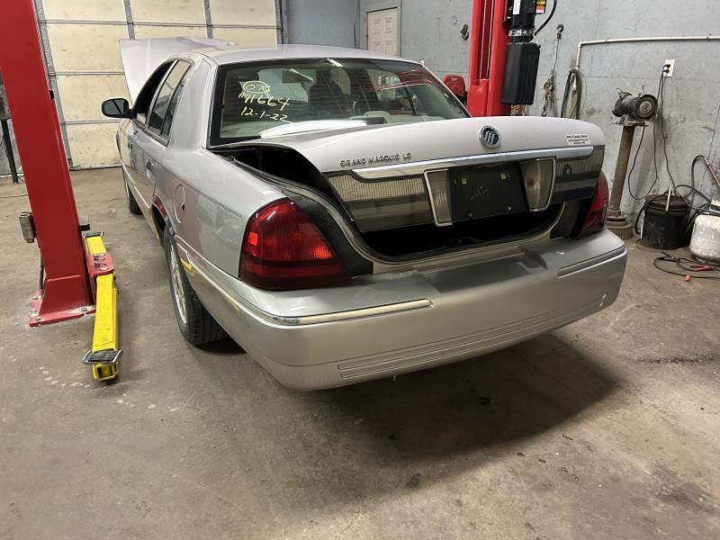 https://f005.backblazeb2.com/file/img-partshotlines-com/Inventory/EX304/Vehicle/22921_06.jpg