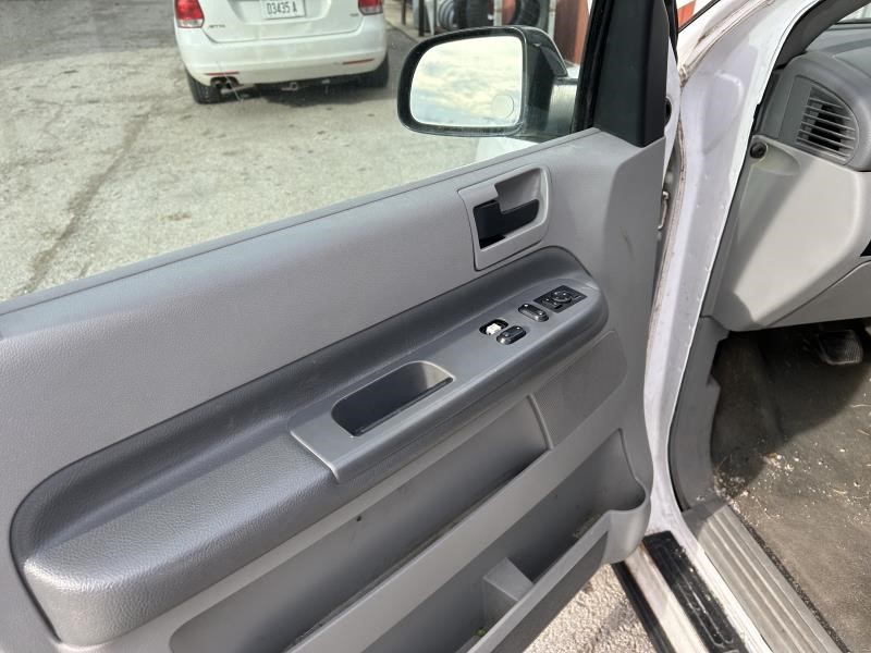 https://f005.backblazeb2.com/file/img-partshotlines-com/Inventory/EX304/Vehicle/23349_07.jpg