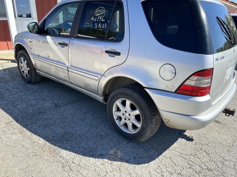 https://f005.backblazeb2.com/file/img-partshotlines-com/Inventory/EX304/Vehicle/24345_03.jpg