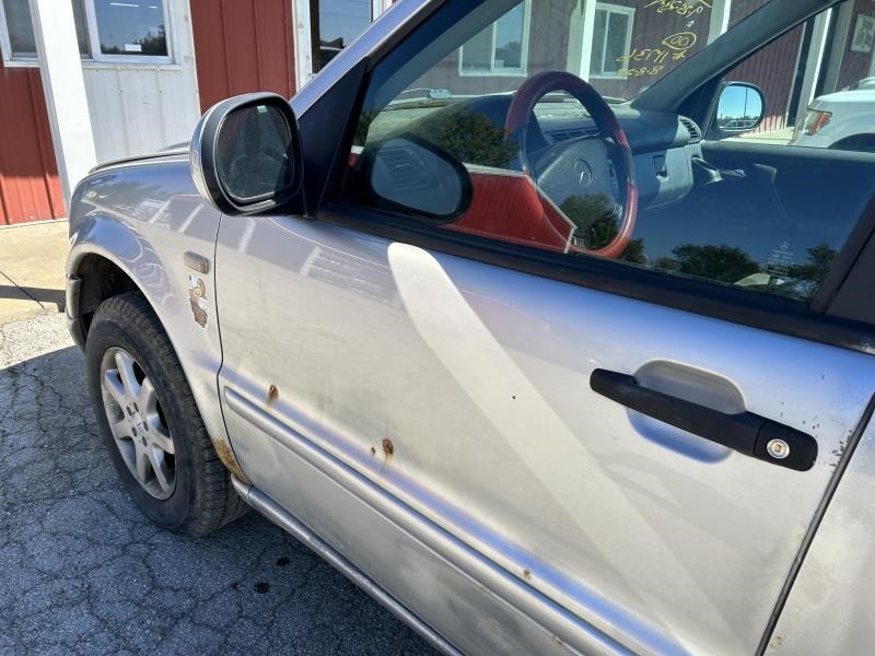 https://f005.backblazeb2.com/file/img-partshotlines-com/Inventory/EX304/Vehicle/24345_04.jpg