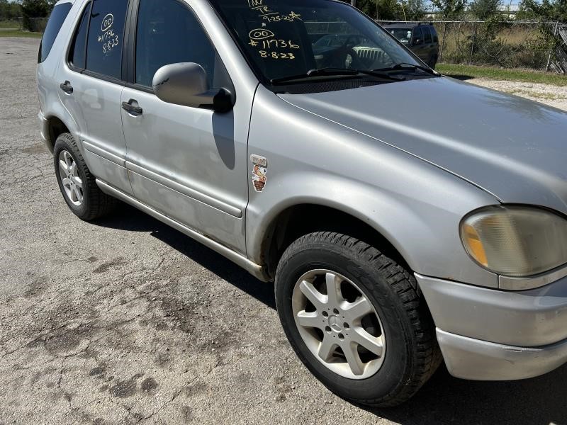 https://f005.backblazeb2.com/file/img-partshotlines-com/Inventory/EX304/Vehicle/24345_12.jpg