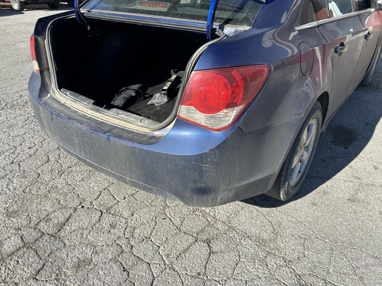 https://f005.backblazeb2.com/file/img-partshotlines-com/Inventory/EX304/Vehicle/27484_06.jpg