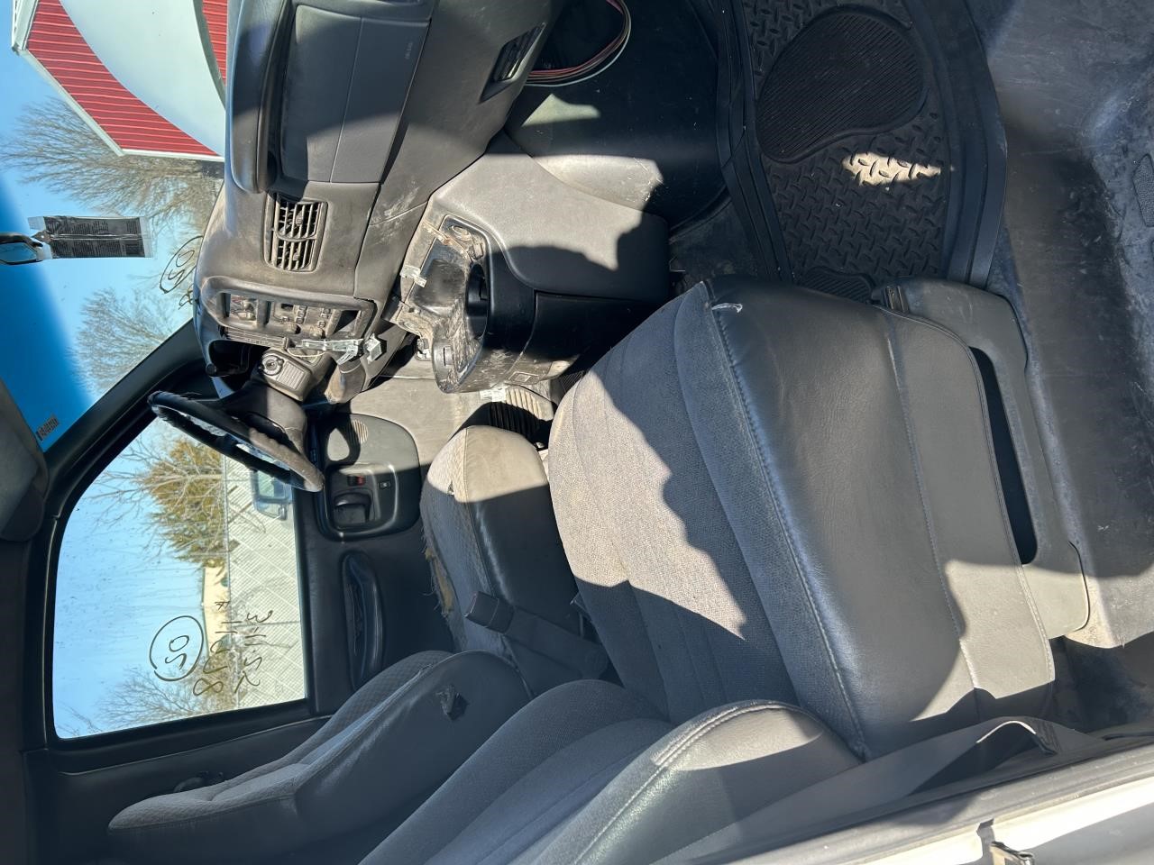 https://f005.backblazeb2.com/file/img-partshotlines-com/Inventory/EX304/Vehicle/28016_02.jpg