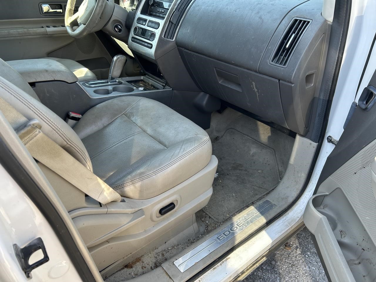 https://f005.backblazeb2.com/file/img-partshotlines-com/Inventory/EX304/Vehicle/28079_02.jpg