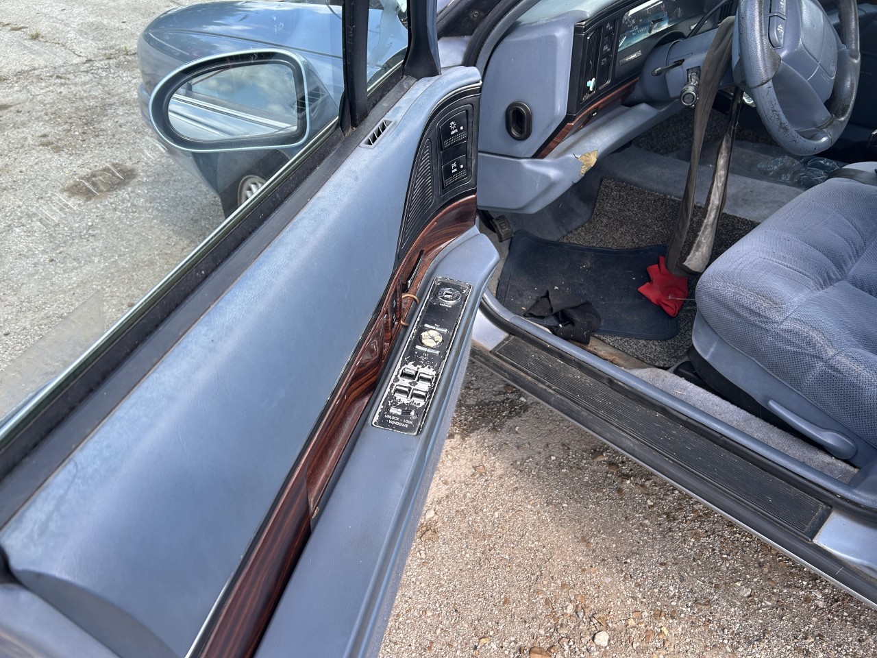 https://f005.backblazeb2.com/file/img-partshotlines-com/Inventory/EX304/Vehicle/28804_06.jpg