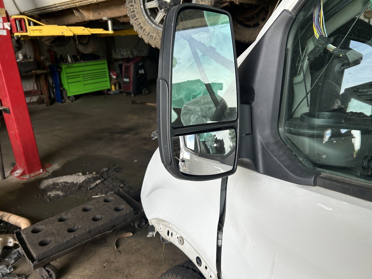 https://f005.backblazeb2.com/file/img-partshotlines-com/Inventory/EX304/Vehicle/28887_04.jpg