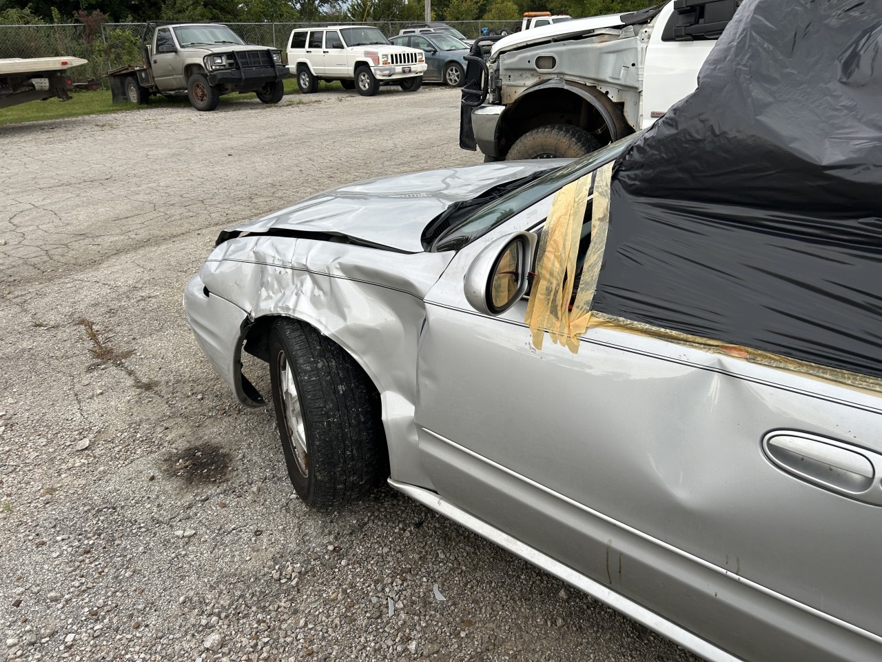 https://f005.backblazeb2.com/file/img-partshotlines-com/Inventory/EX304/Vehicle/29175_12.jpg