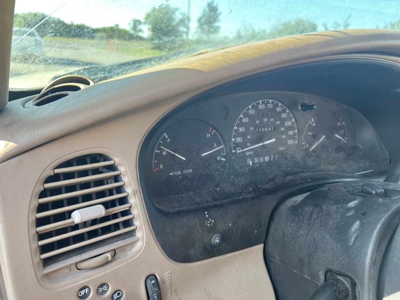 https://f005.backblazeb2.com/file/img-partshotlines-com/Inventory/EX304/Vehicle/29415_12.jpg