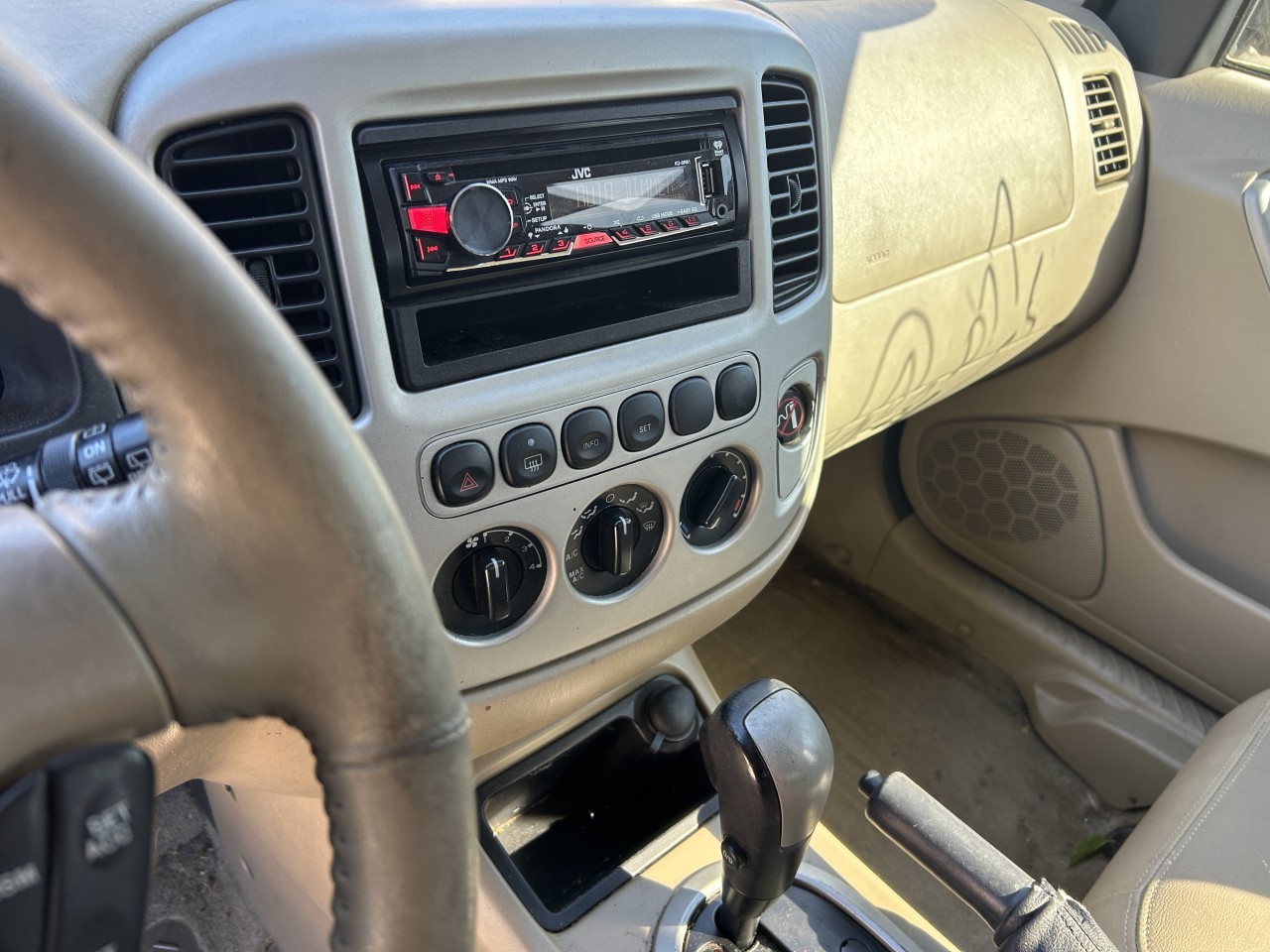 https://f005.backblazeb2.com/file/img-partshotlines-com/Inventory/EX304/Vehicle/29418_09.jpg