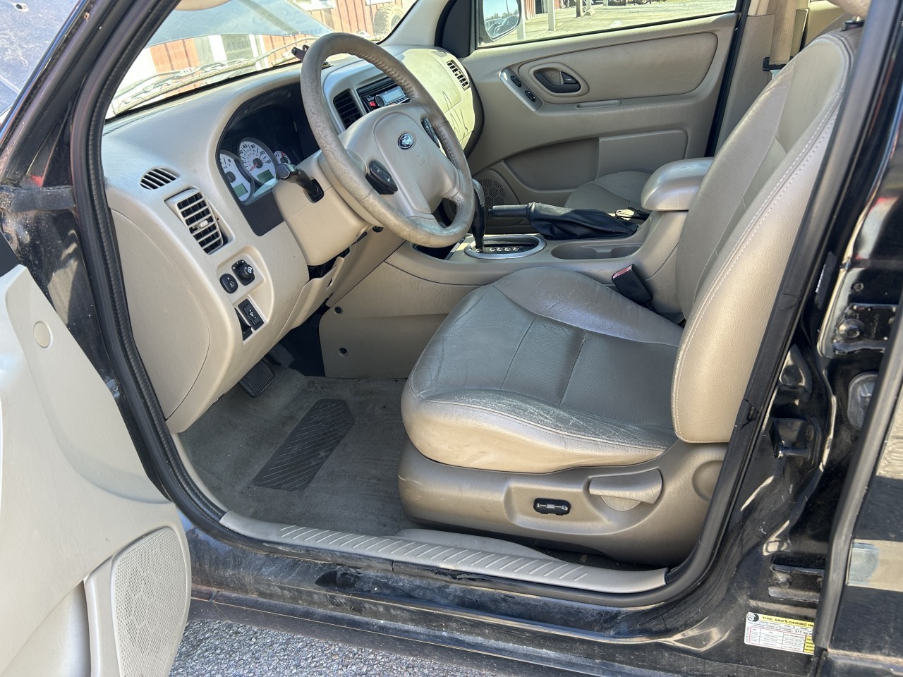 https://f005.backblazeb2.com/file/img-partshotlines-com/Inventory/EX304/Vehicle/29418_11.jpg