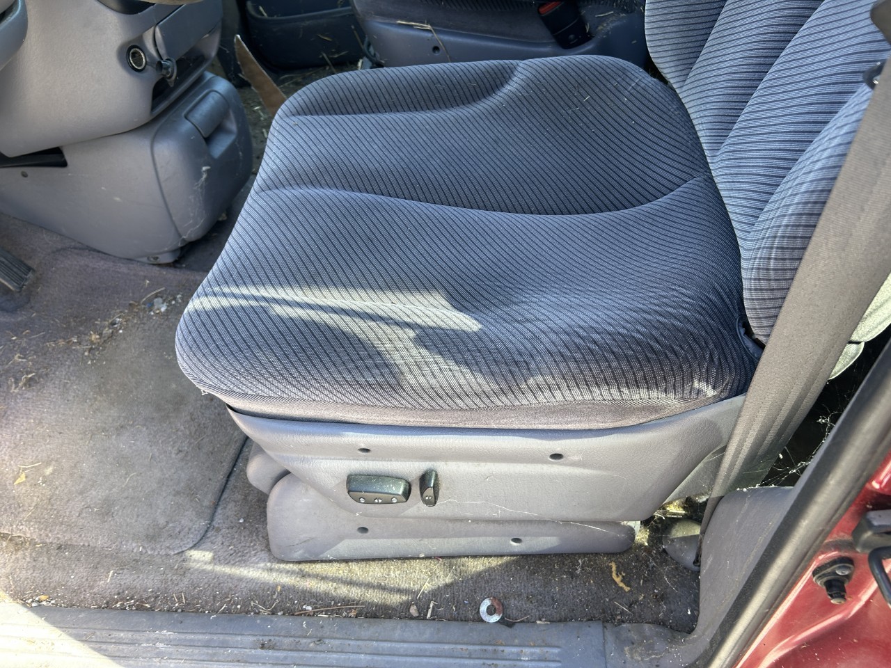 https://f005.backblazeb2.com/file/img-partshotlines-com/Inventory/EX304/Vehicle/29420_07.jpg