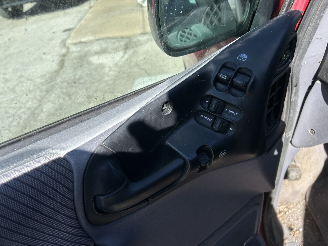 https://f005.backblazeb2.com/file/img-partshotlines-com/Inventory/EX304/Vehicle/29420_08.jpg