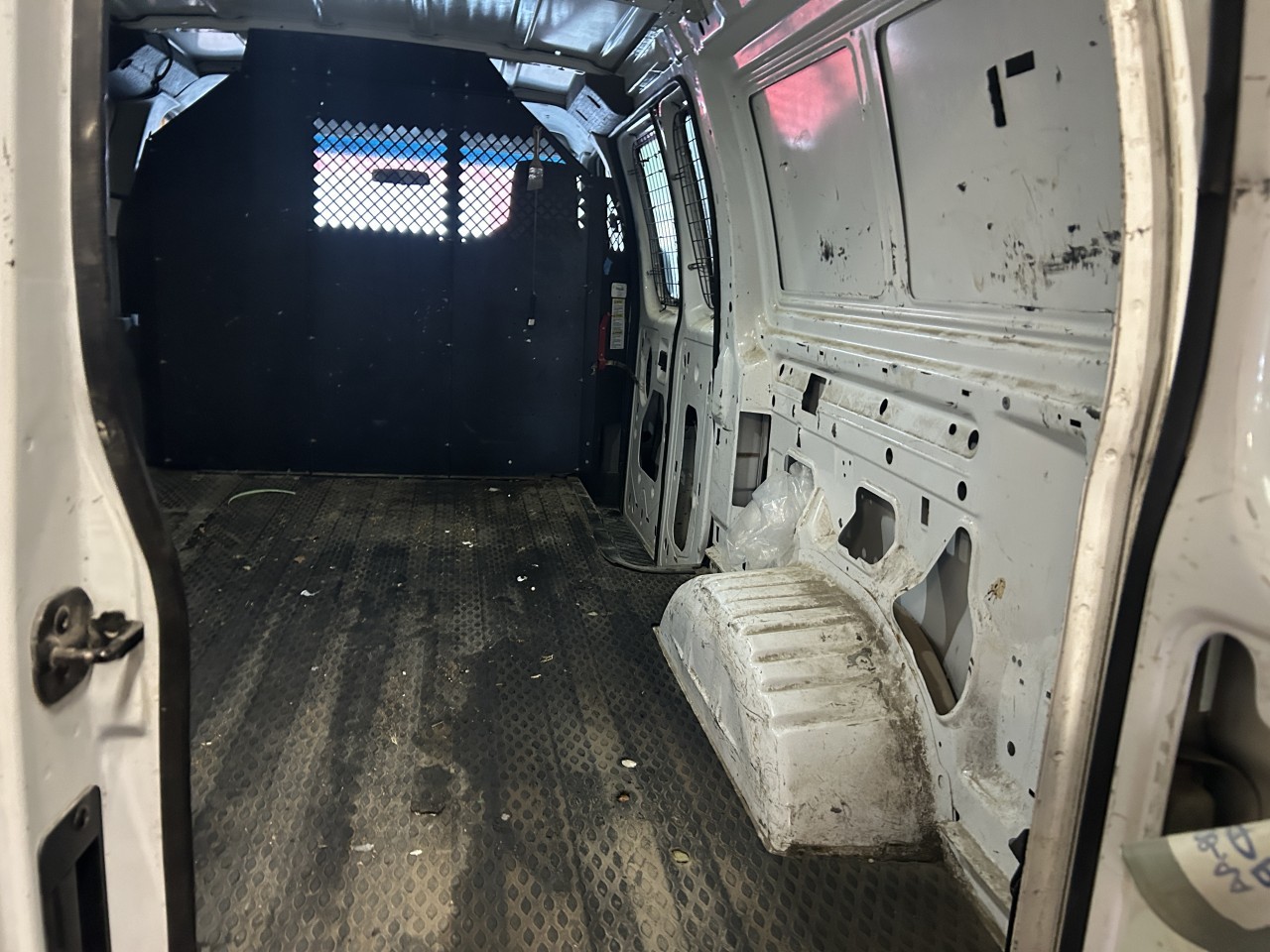 https://f005.backblazeb2.com/file/img-partshotlines-com/Inventory/EX304/Vehicle/29475_06.jpg