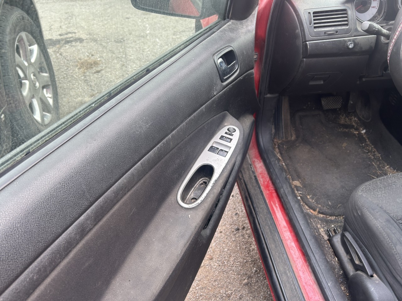 https://f005.backblazeb2.com/file/img-partshotlines-com/Inventory/EX304/Vehicle/29587_09.jpg