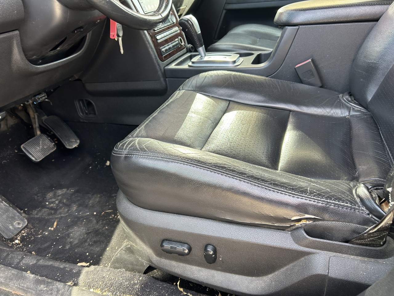 https://f005.backblazeb2.com/file/img-partshotlines-com/Inventory/EX304/Vehicle/29676_11.jpg