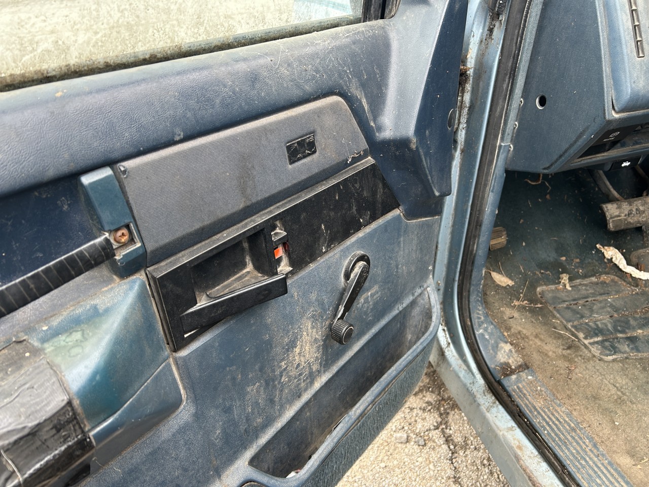https://f005.backblazeb2.com/file/img-partshotlines-com/Inventory/EX304/Vehicle/30162_10.jpg