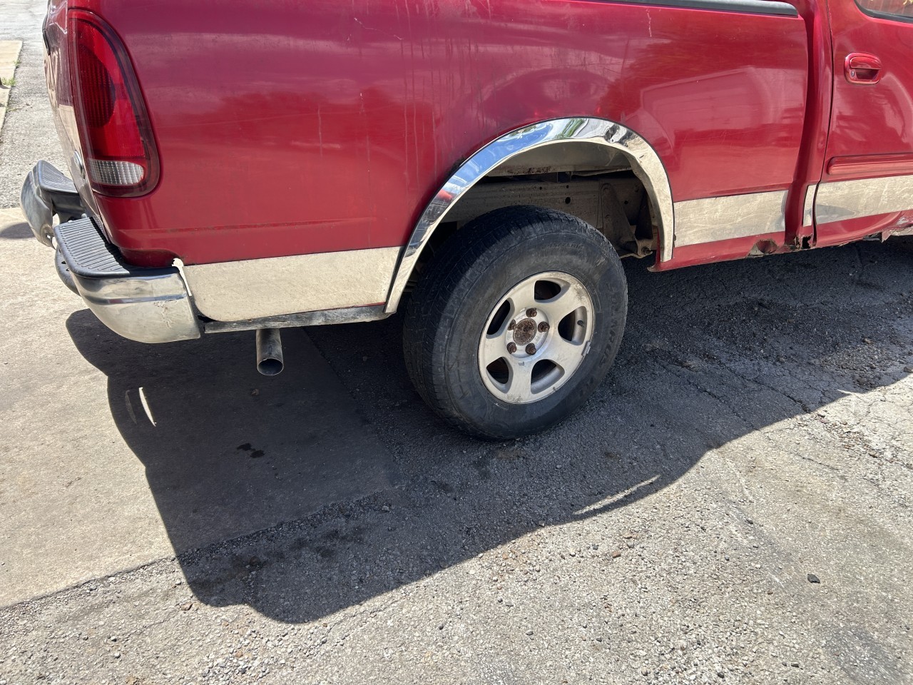 https://f005.backblazeb2.com/file/img-partshotlines-com/Inventory/EX304/Vehicle/30549_02.jpg