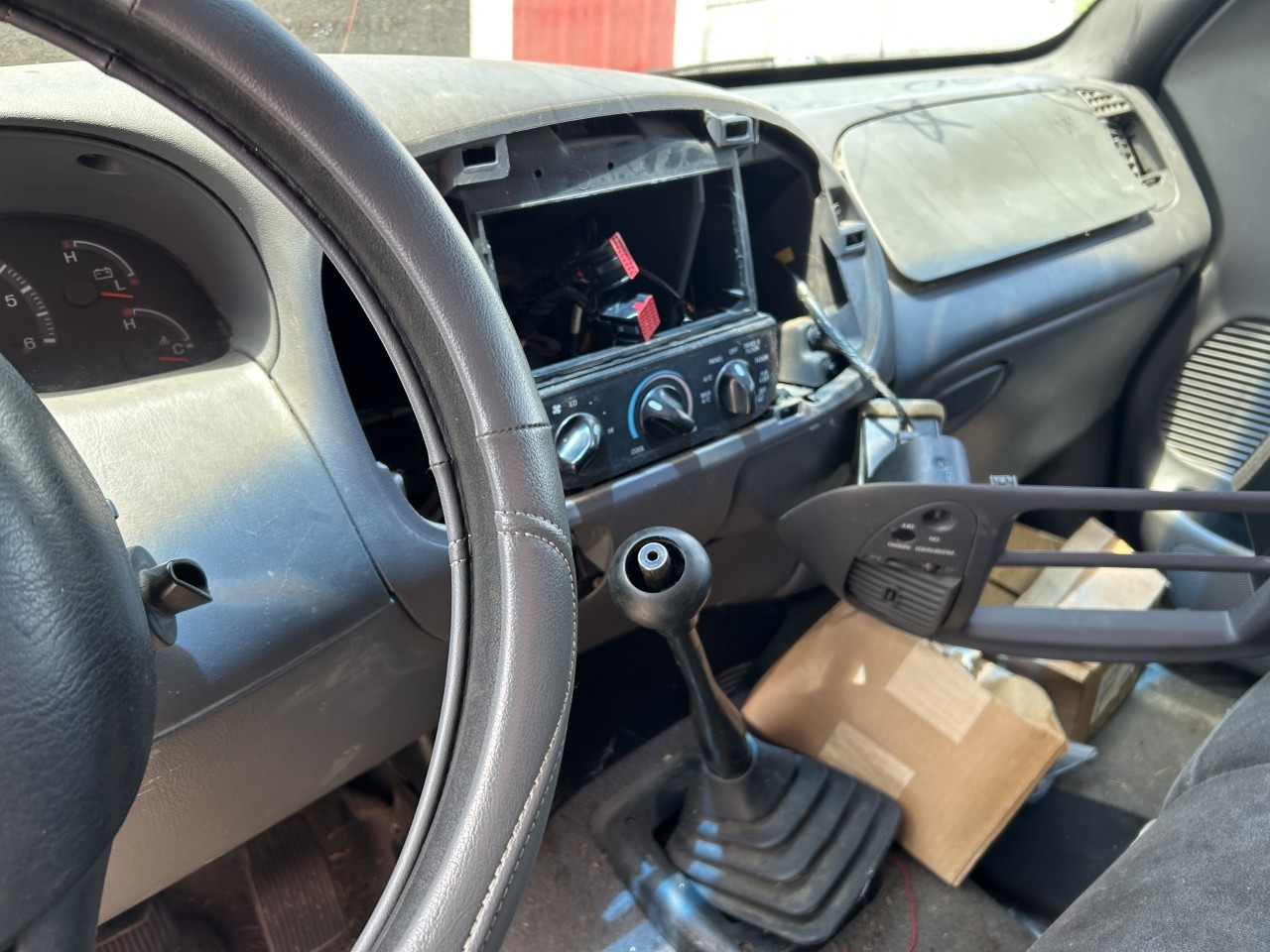 https://f005.backblazeb2.com/file/img-partshotlines-com/Inventory/EX304/Vehicle/30549_11.jpg