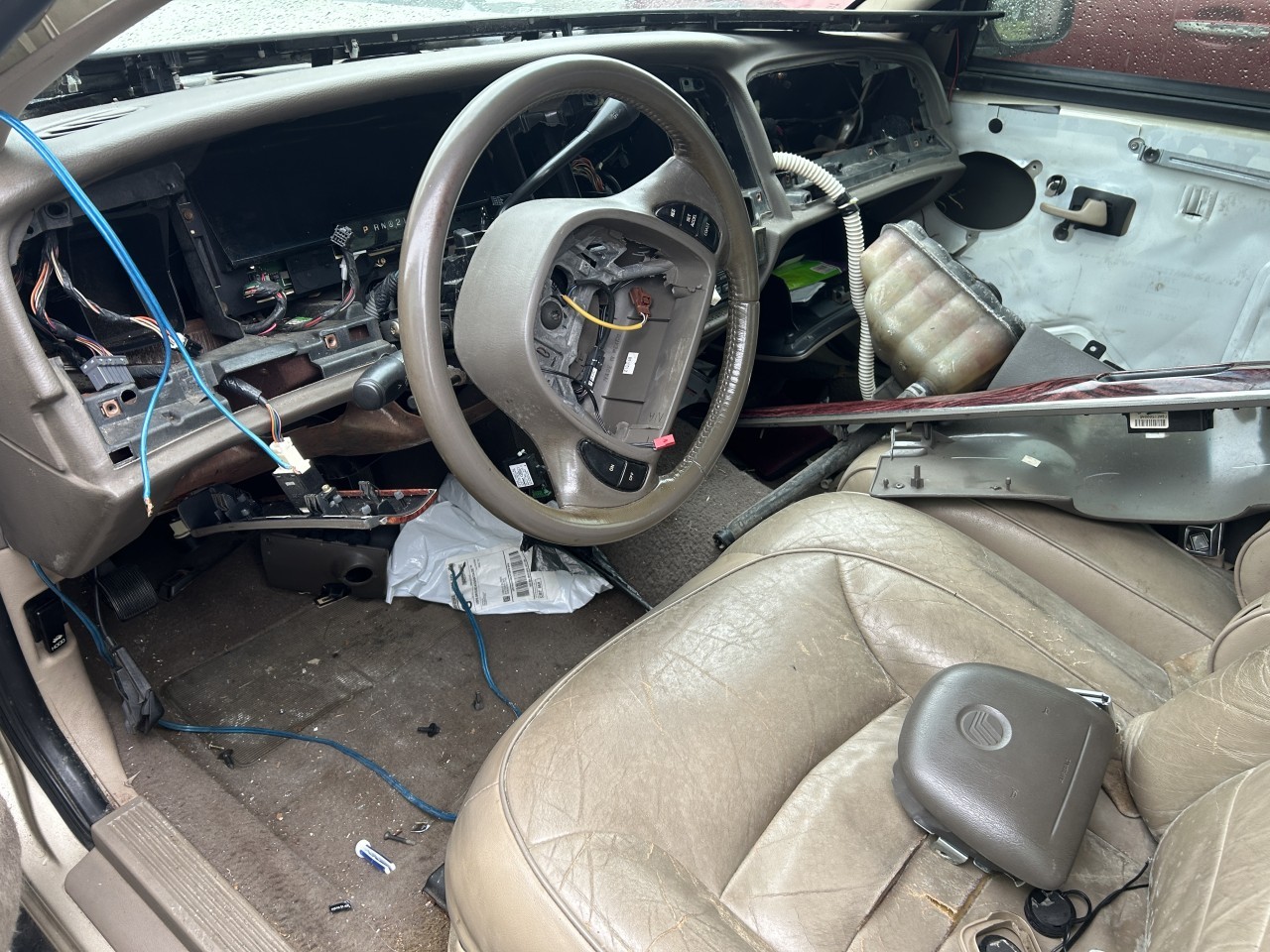 https://f005.backblazeb2.com/file/img-partshotlines-com/Inventory/EX304/Vehicle/30647_07.jpg