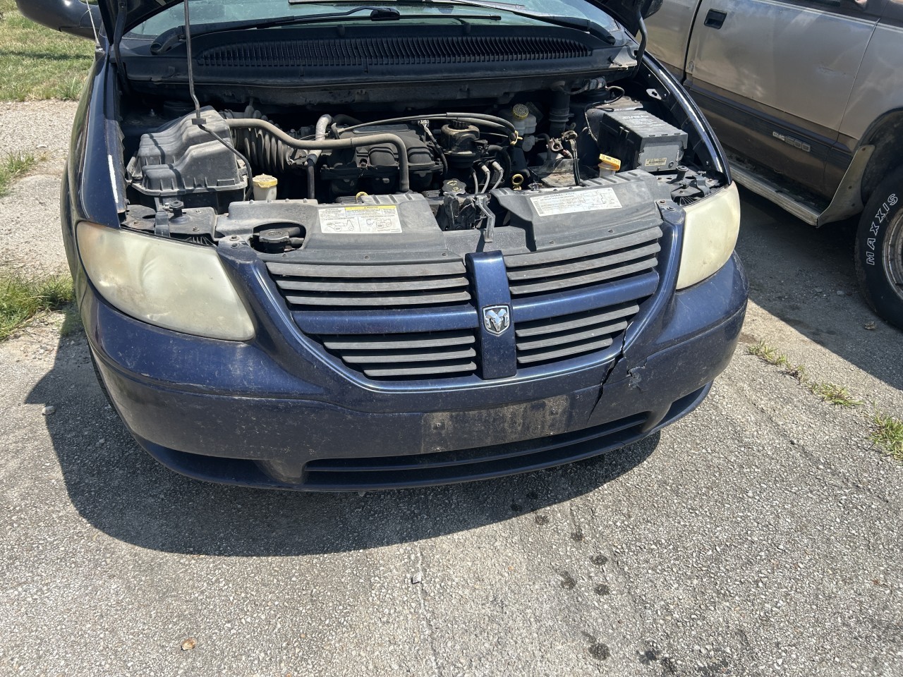 https://f005.backblazeb2.com/file/img-partshotlines-com/Inventory/EX304/Vehicle/31122_04.jpg