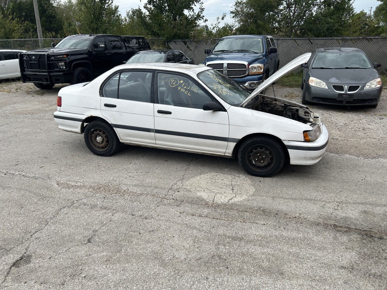 https://f005.backblazeb2.com/file/img-partshotlines-com/Inventory/EX304/Vehicle/31404_12.jpg