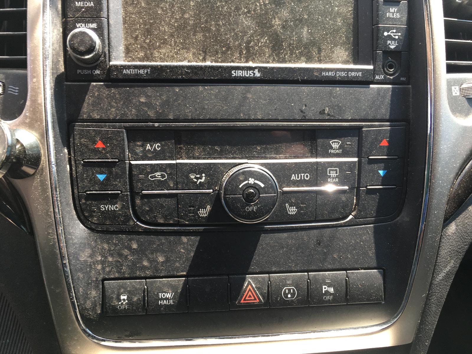 g/j/e/i/d/70e02871-aa4a-4fb4-b39c-61404c20f502.jpg