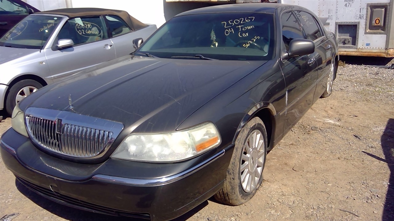 https://f005.backblazeb2.com/file/img-partshotlines-com/Inventory/EX366/Vehicle/10135_01.jpg