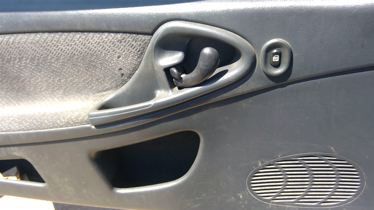 https://f005.backblazeb2.com/file/img-partshotlines-com/Inventory/EX366/Vehicle/10175_02.jpg