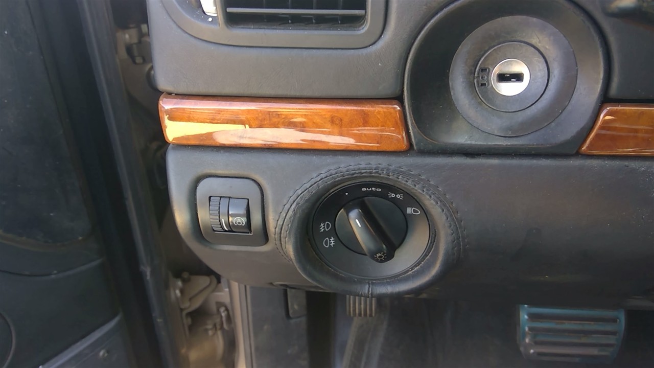 https://f005.backblazeb2.com/file/img-partshotlines-com/Inventory/EX366/Vehicle/10201_05.jpg