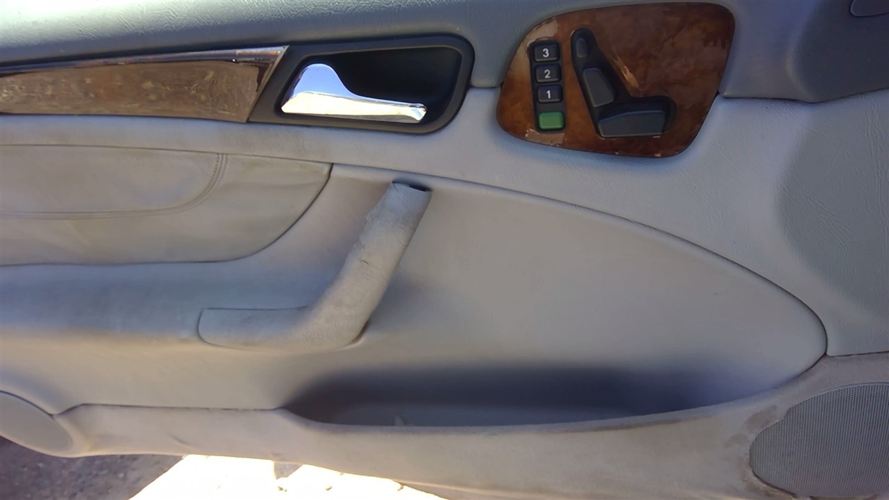 https://f005.backblazeb2.com/file/img-partshotlines-com/Inventory/EX366/Vehicle/10291_03.jpg