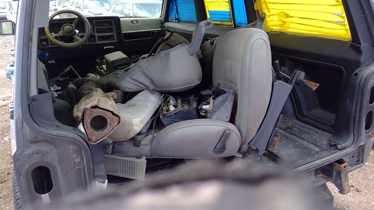 https://f005.backblazeb2.com/file/img-partshotlines-com/Inventory/EX366/Vehicle/10380_07.jpg