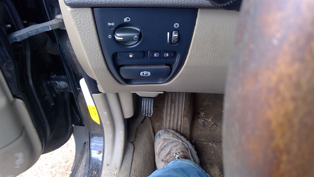 https://f005.backblazeb2.com/file/img-partshotlines-com/Inventory/EX366/Vehicle/10464_05.jpg
