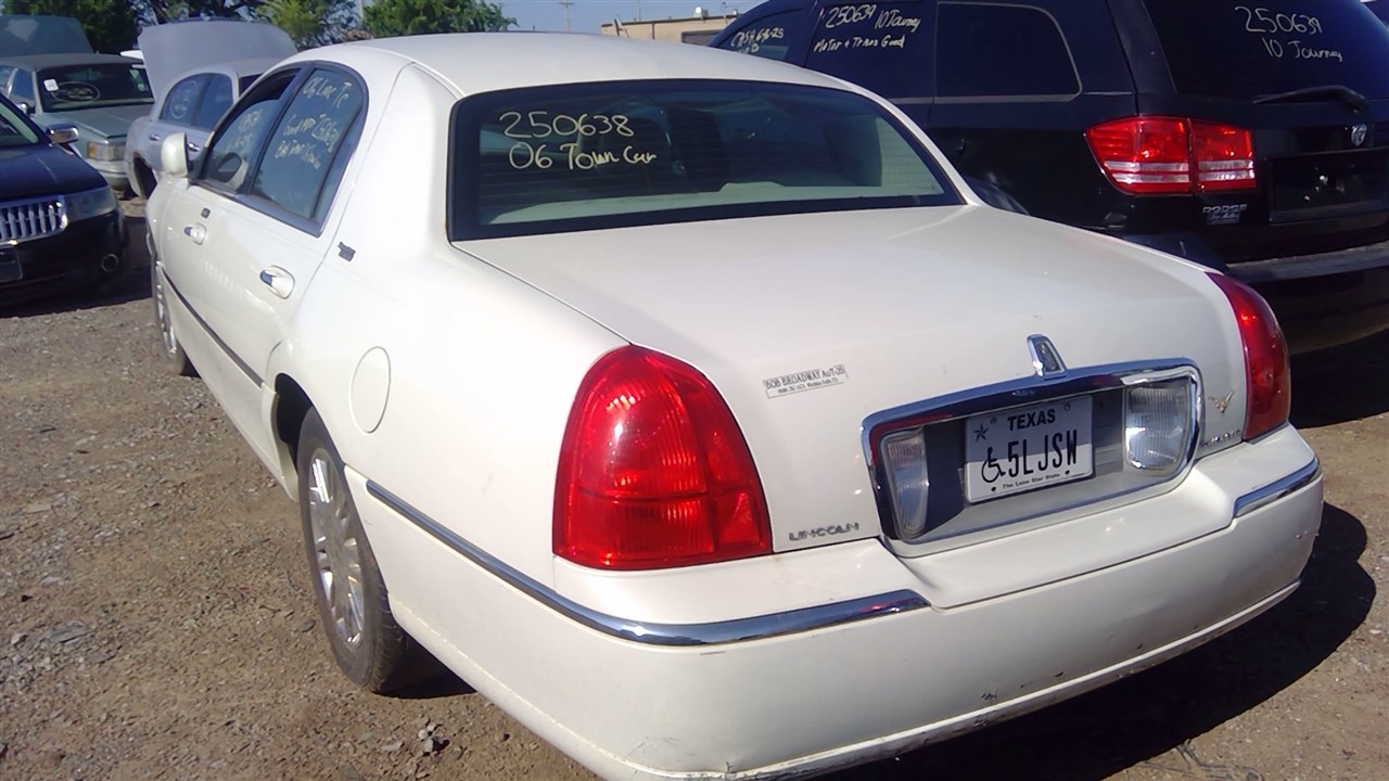 https://f005.backblazeb2.com/file/img-partshotlines-com/Inventory/EX366/Vehicle/10507_10.jpg
