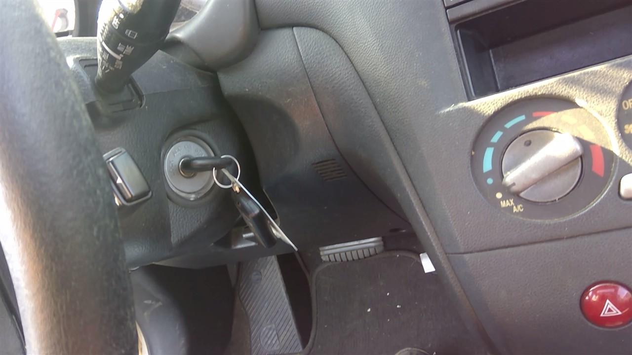 https://f005.backblazeb2.com/file/img-partshotlines-com/Inventory/EX366/Vehicle/10631_02.jpg