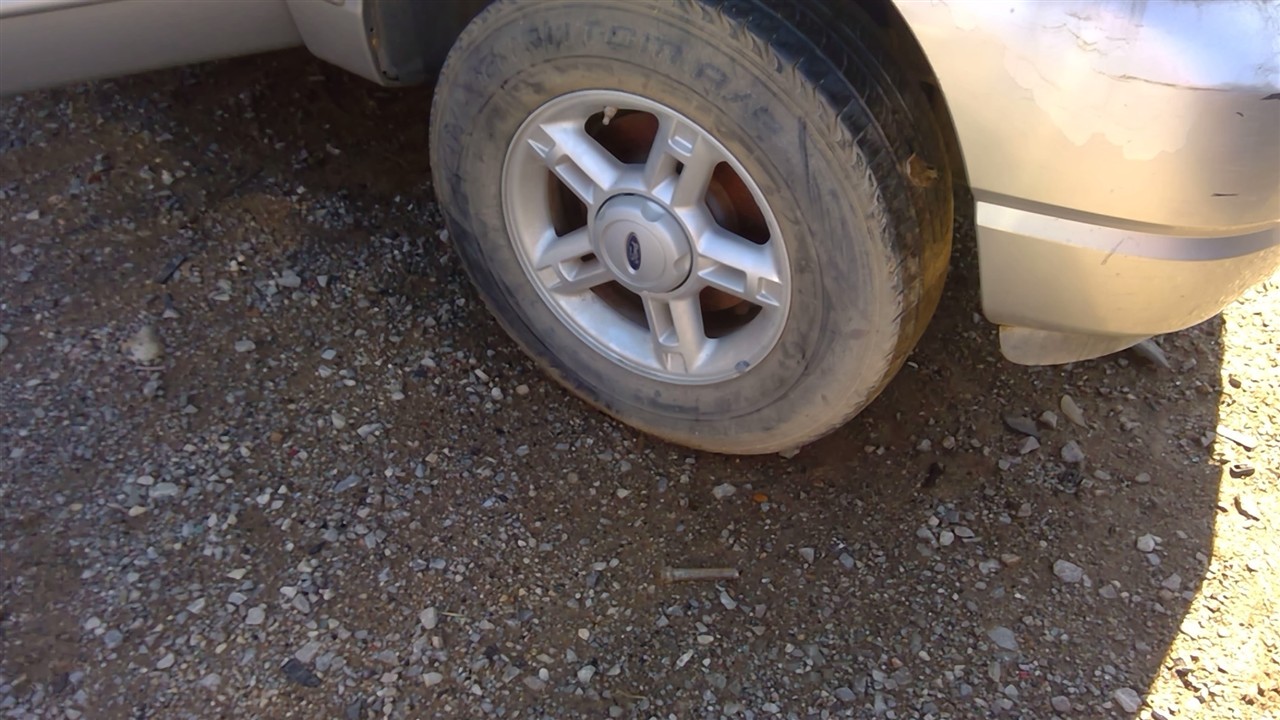 https://f005.backblazeb2.com/file/img-partshotlines-com/Inventory/EX366/Vehicle/10677_06.jpg