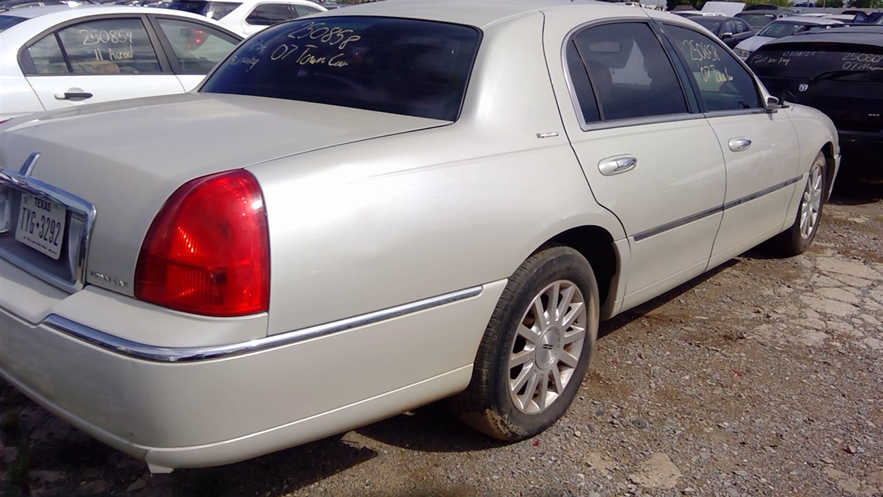 https://f005.backblazeb2.com/file/img-partshotlines-com/Inventory/EX366/Vehicle/10729_06.jpg