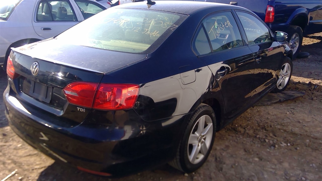 https://f005.backblazeb2.com/file/img-partshotlines-com/Inventory/EX366/Vehicle/10743_09.jpg