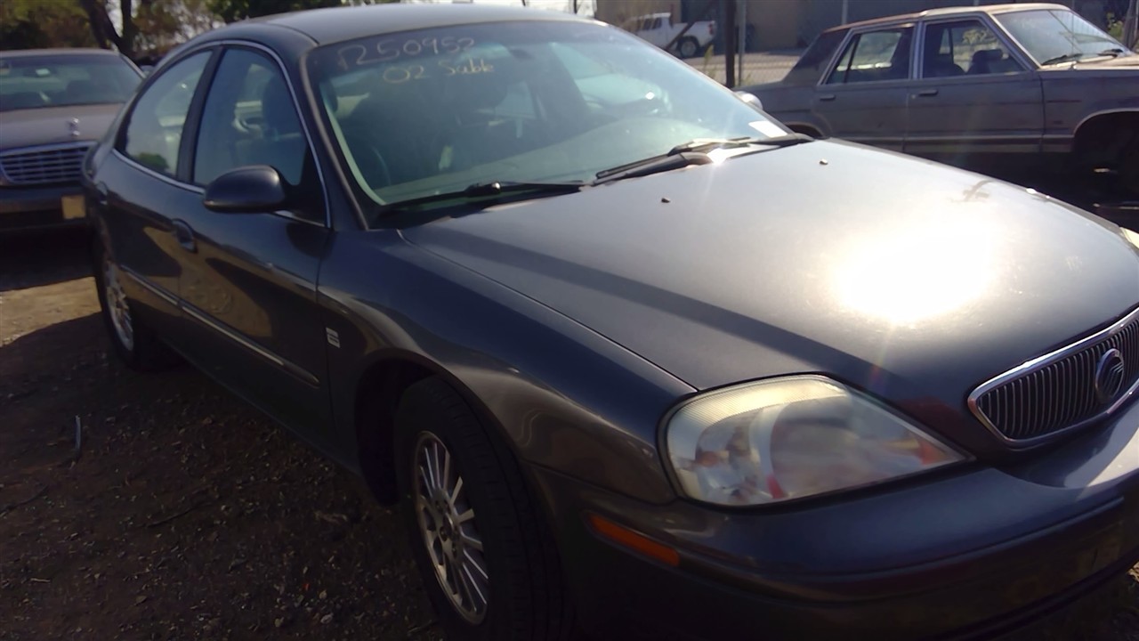 https://f005.backblazeb2.com/file/img-partshotlines-com/Inventory/EX366/Vehicle/10824_07.jpg