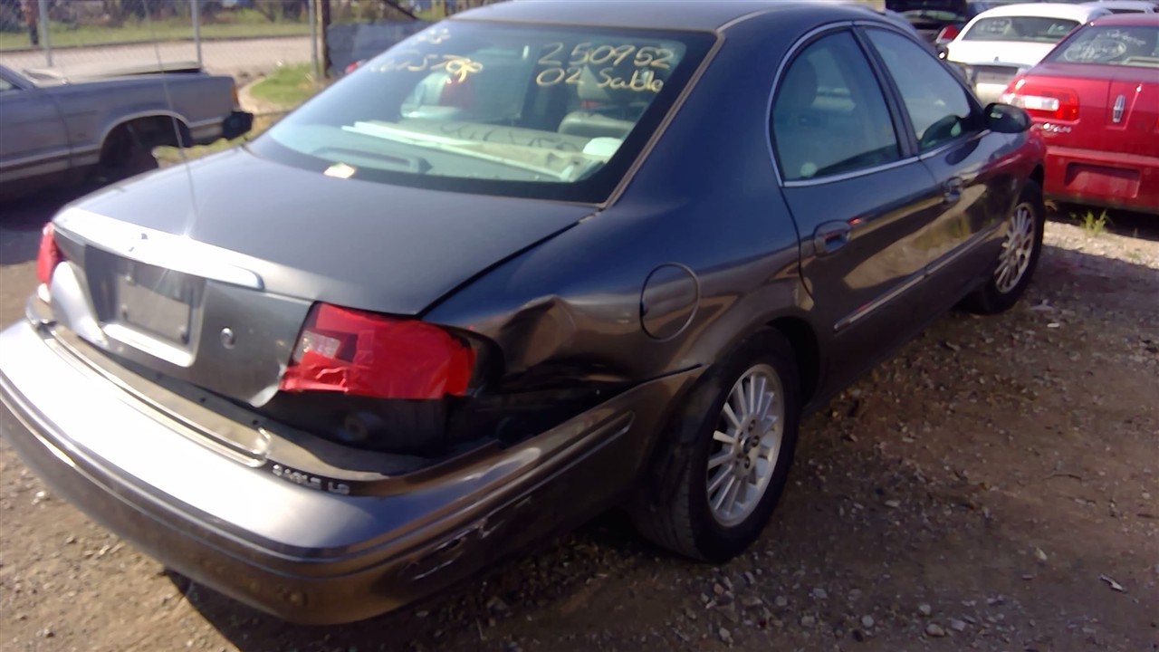 https://f005.backblazeb2.com/file/img-partshotlines-com/Inventory/EX366/Vehicle/10824_09.jpg