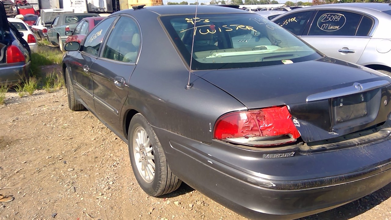 https://f005.backblazeb2.com/file/img-partshotlines-com/Inventory/EX366/Vehicle/10824_10.jpg