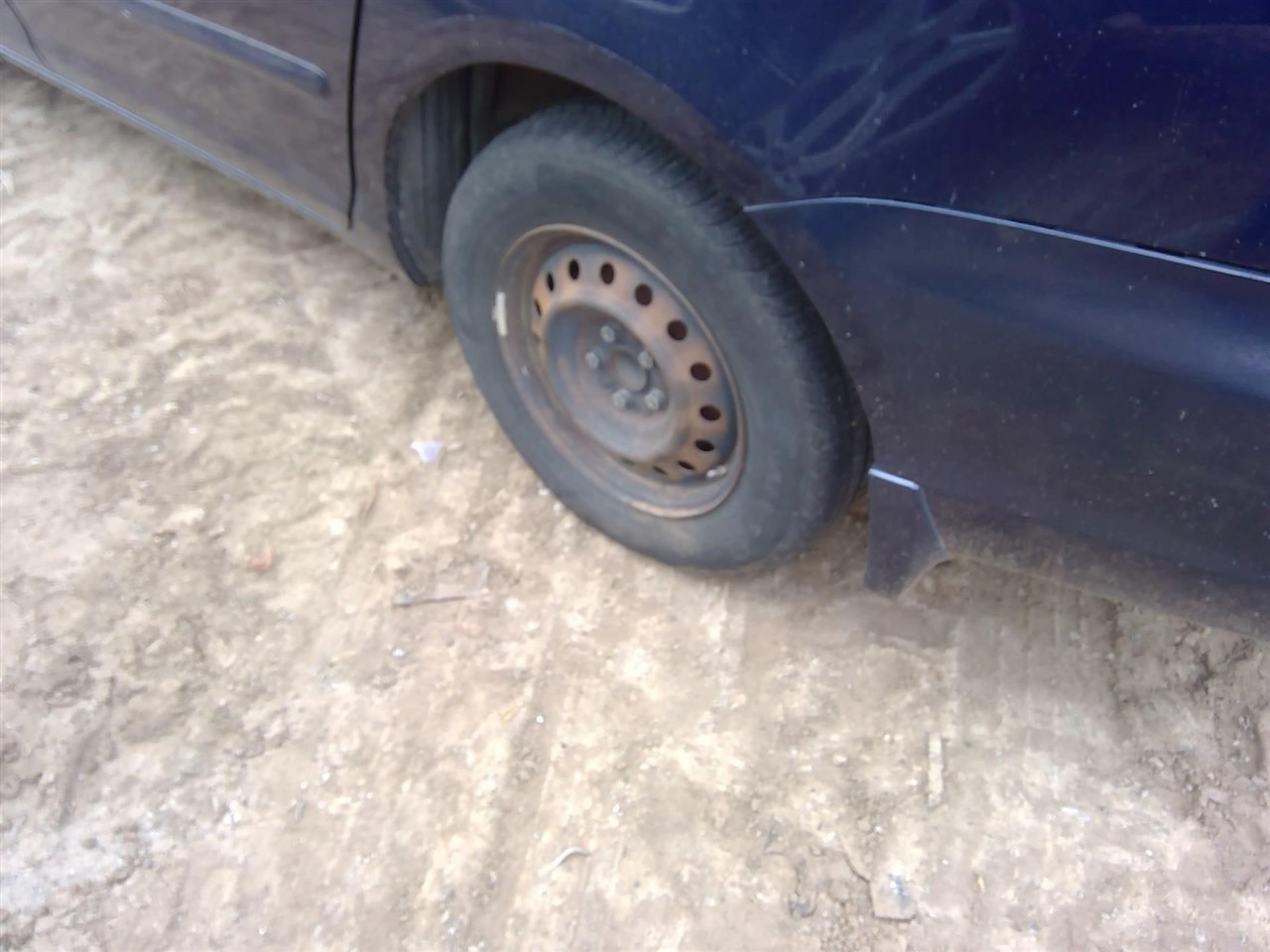 https://f005.backblazeb2.com/file/img-partshotlines-com/Inventory/EX366/Vehicle/11086_08.jpg