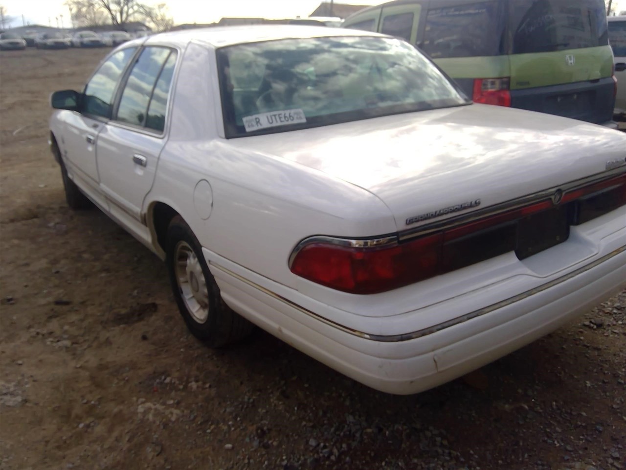 https://f005.backblazeb2.com/file/img-partshotlines-com/Inventory/EX366/Vehicle/11144_10.jpg