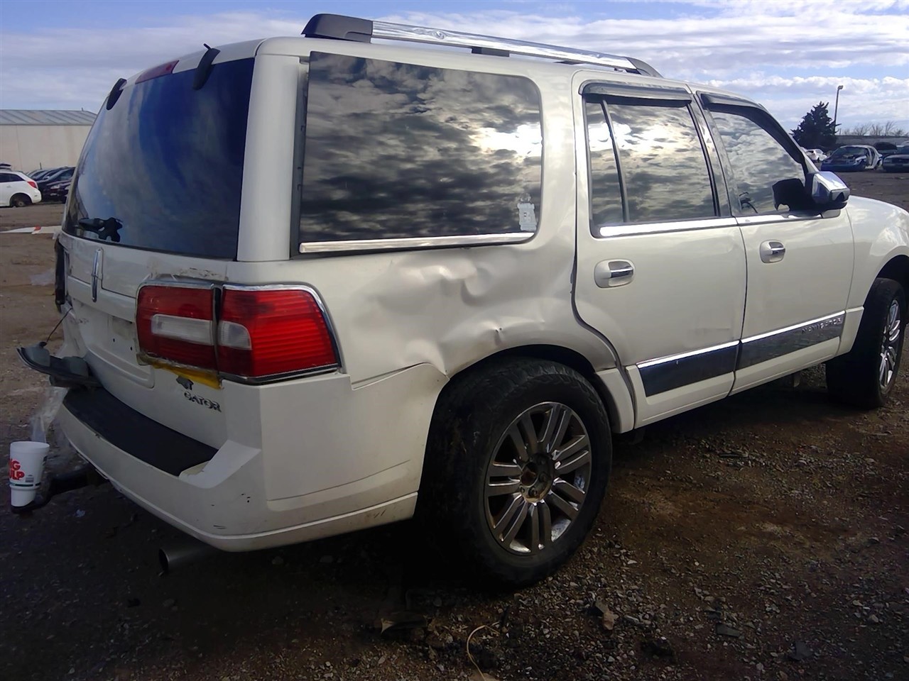 https://f005.backblazeb2.com/file/img-partshotlines-com/Inventory/EX366/Vehicle/11145_08.jpg