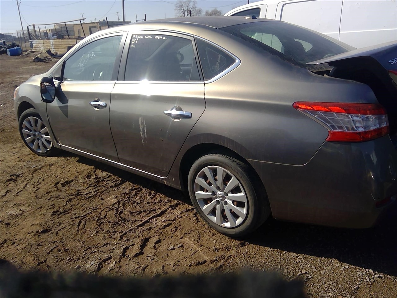 https://f005.backblazeb2.com/file/img-partshotlines-com/Inventory/EX366/Vehicle/11182_08.jpg