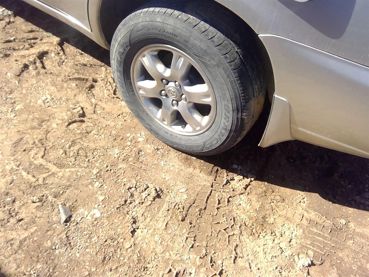 https://f005.backblazeb2.com/file/img-partshotlines-com/Inventory/EX366/Vehicle/11200_08.jpg
