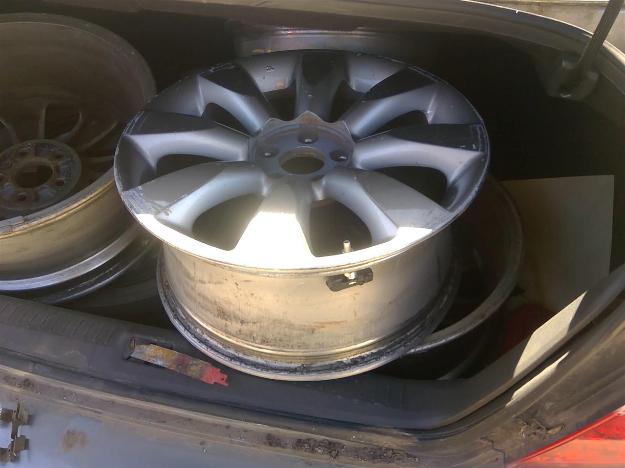 https://f005.backblazeb2.com/file/img-partshotlines-com/Inventory/EX366/Vehicle/11218_06.jpg
