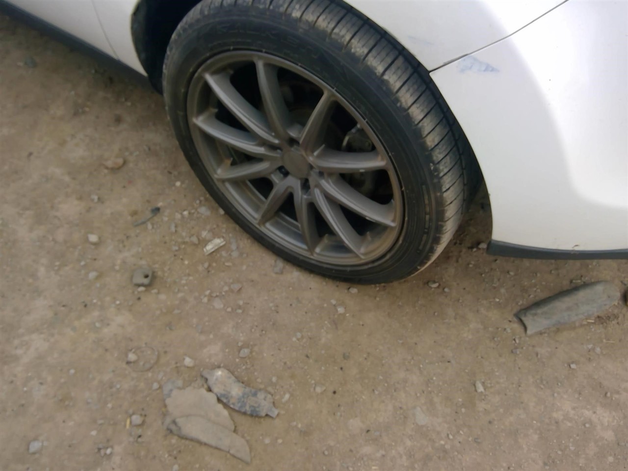 https://f005.backblazeb2.com/file/img-partshotlines-com/Inventory/EX366/Vehicle/11381_05.jpg